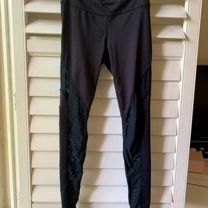 Mesh workout leggings
